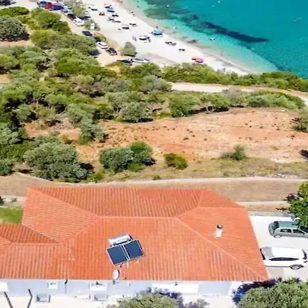 Aegean Beachfront بيت للعطل Petriaí