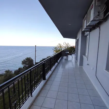 Aegean Beachfront بيت للعطل *